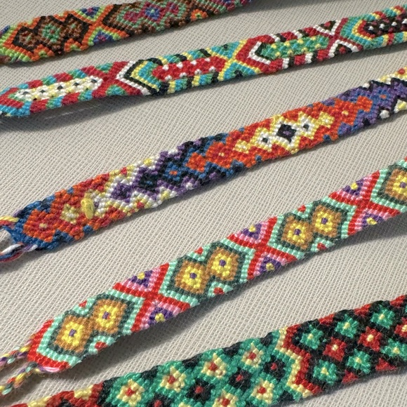 SET OF 5 FRIENDSHIP BRACELETS - Picture 4 of 4